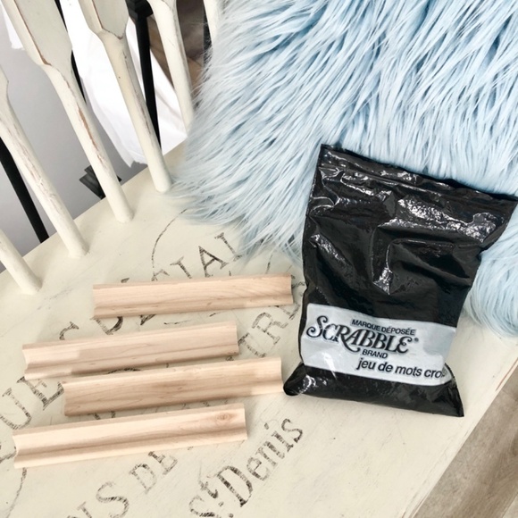 Scrabble Tiles, Wooden Vintage 1989 Tiles, And 4 Wood Tile Holders - Picture 2 of 9